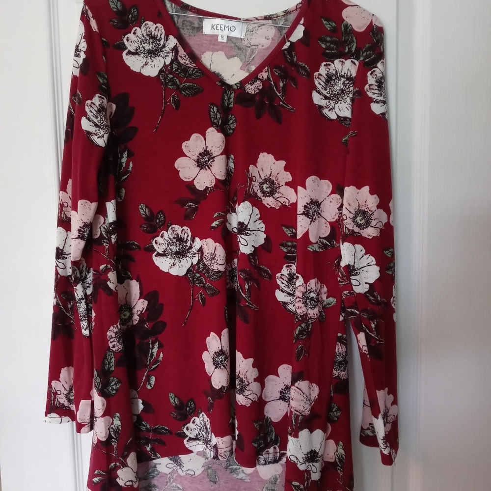 NWT Floral blouse M